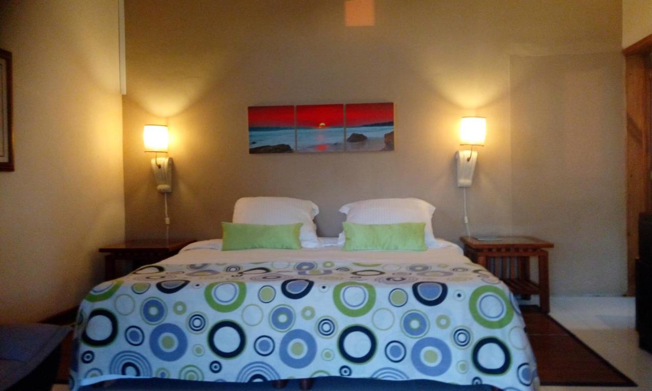 Colonial Cocoon Studio And Apartement La Gaulette Extérieur photo